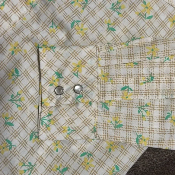Wrangler Women’s Long Sleeve Button Snap Blouse Yellow Plaid Floral NWT Size S - Picture 5 of 11